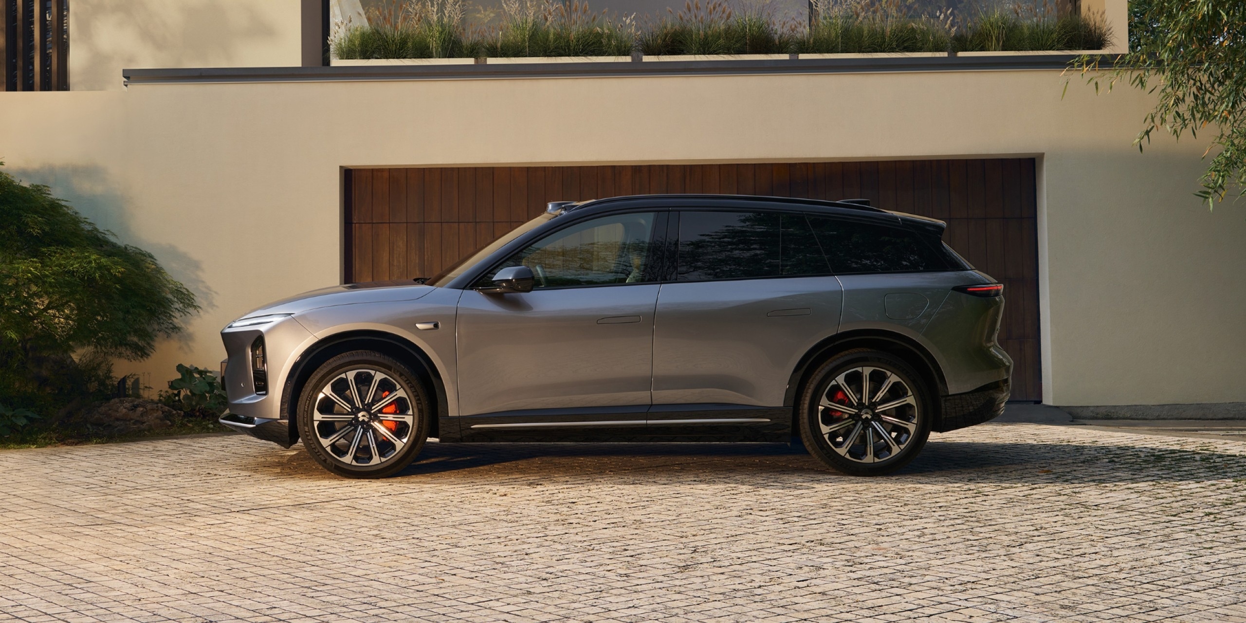 All-Round UV and Heat Protection