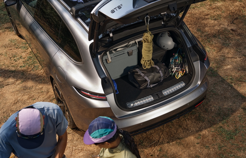 Versatile Tailgate Hooks_NIO Official Website