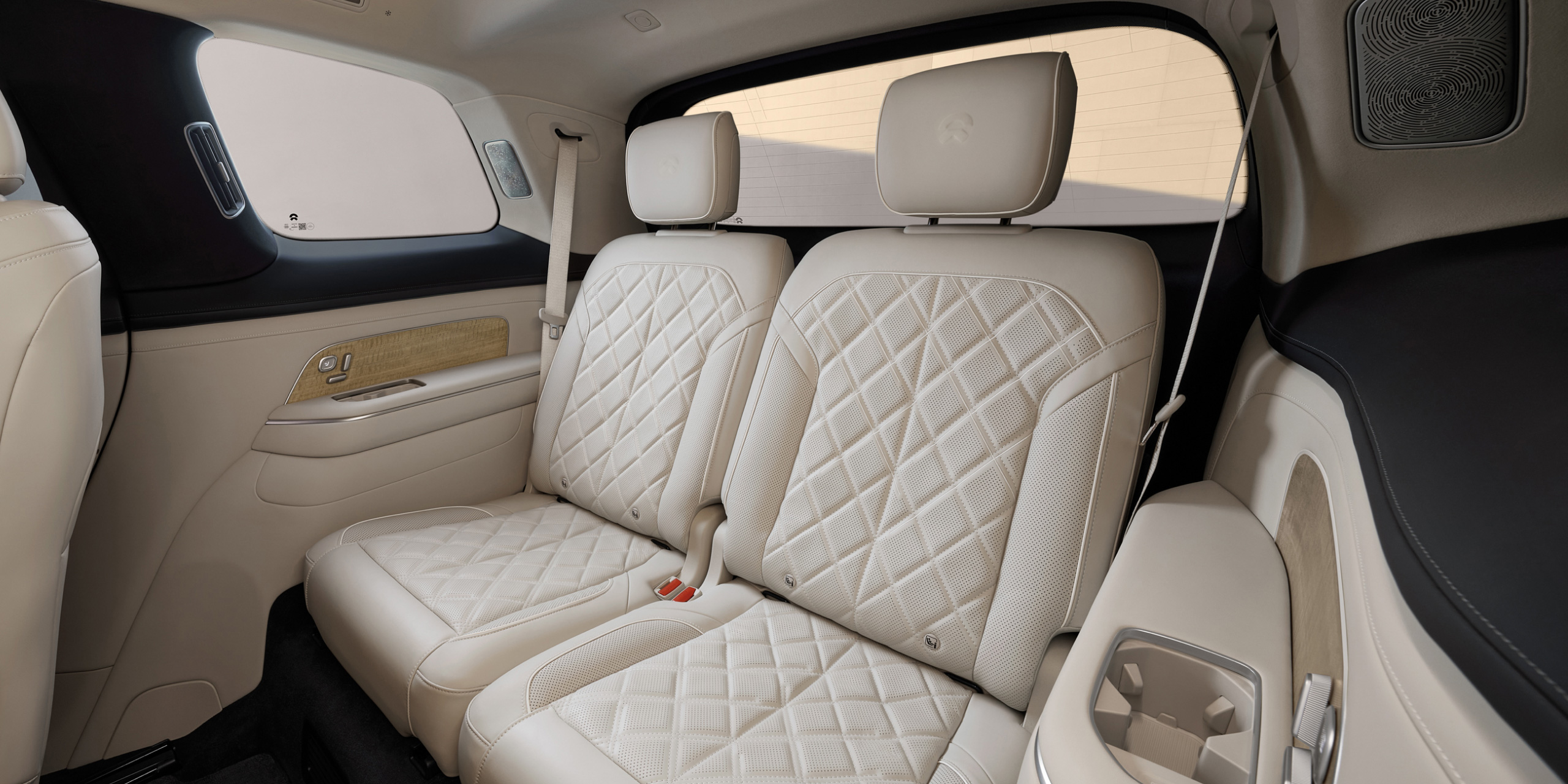 Independently Adjustable Third-Row Seats